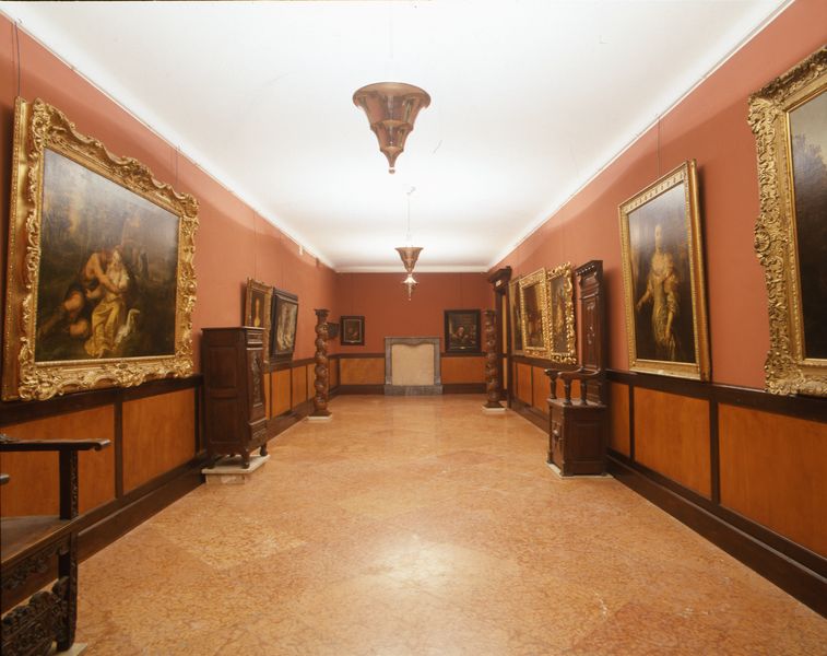 Salone centrale (foto L. Ghirri)